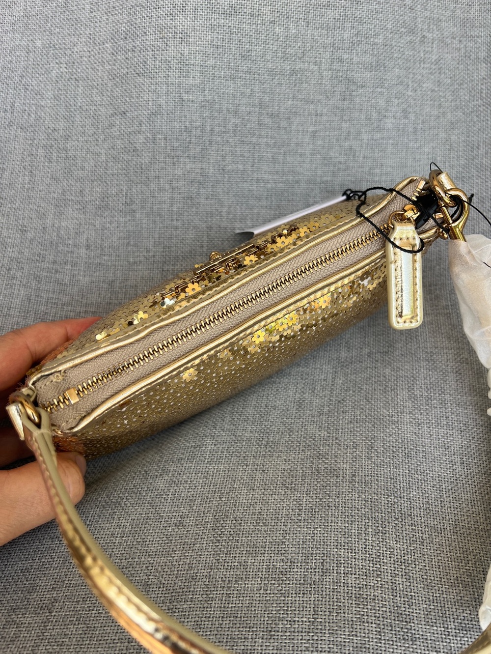 Kurt Geiger Highgate Small Wristlet Gold Sequins Evening - Picture 7 of 16